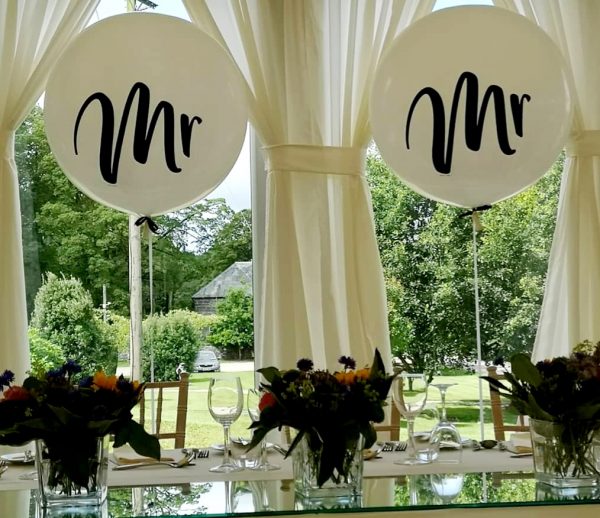 giant mr and mrs wedding balloons