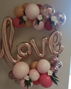 balloon hoop with rose gold love balloon insert