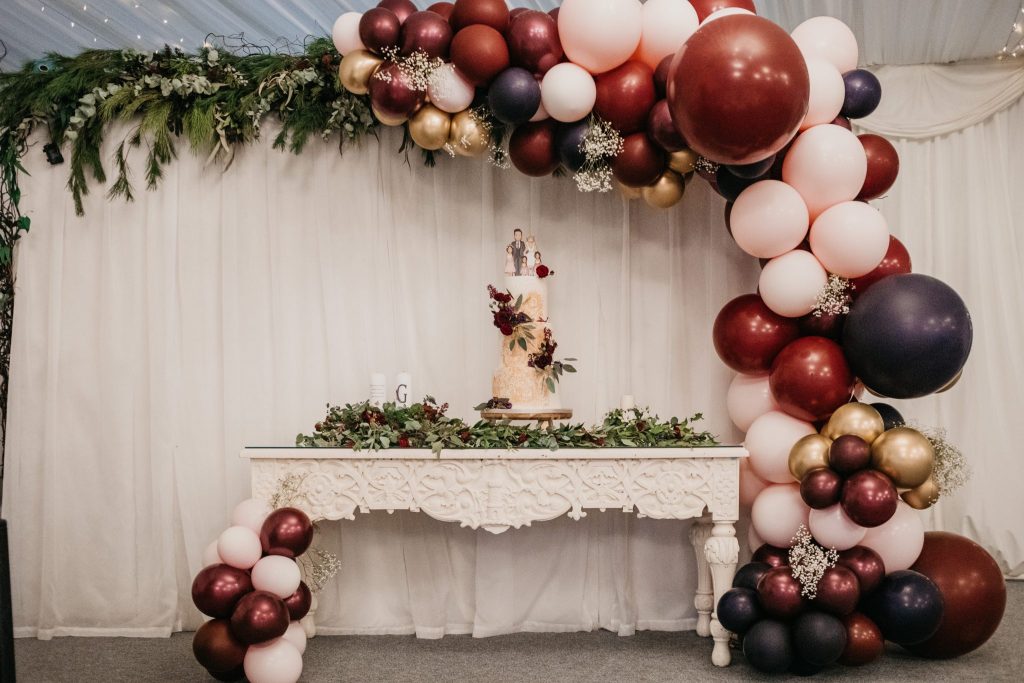 Half Balloon Arch ( Wedding ) - Confetti Balloons