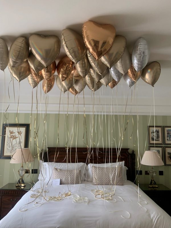 ceiling balloons bridal suite