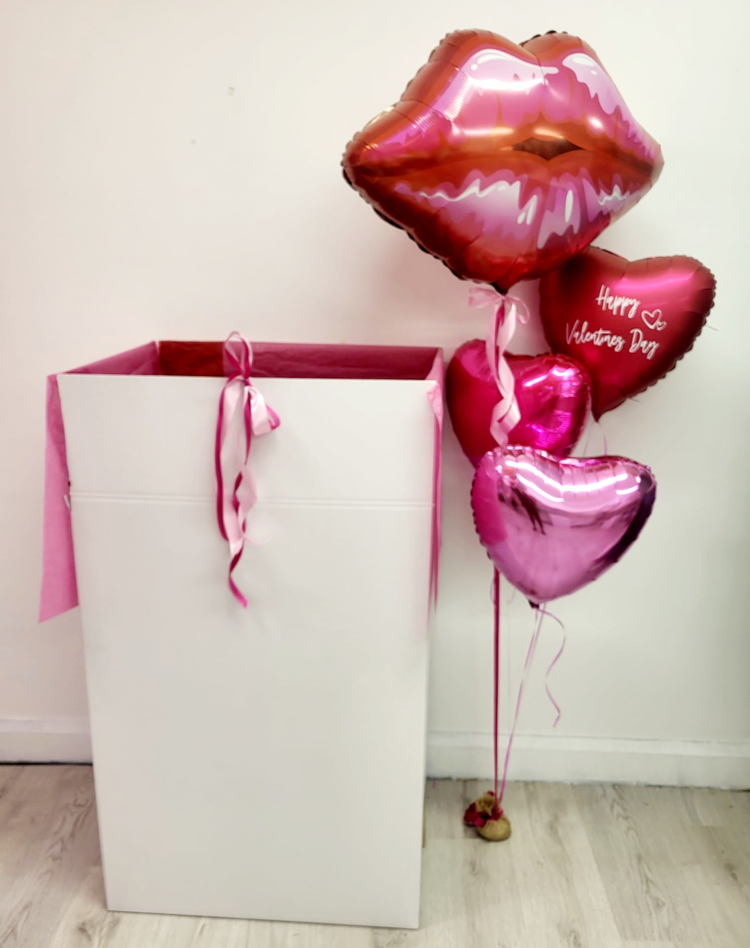 Kiss Balloon Bunch